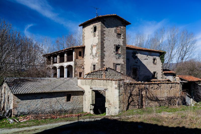 La torre i el cos de galeries  del costat de ponent