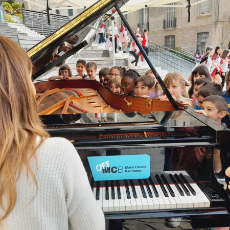 1600-1745490107manlleu-porta-cua-piano.jpg