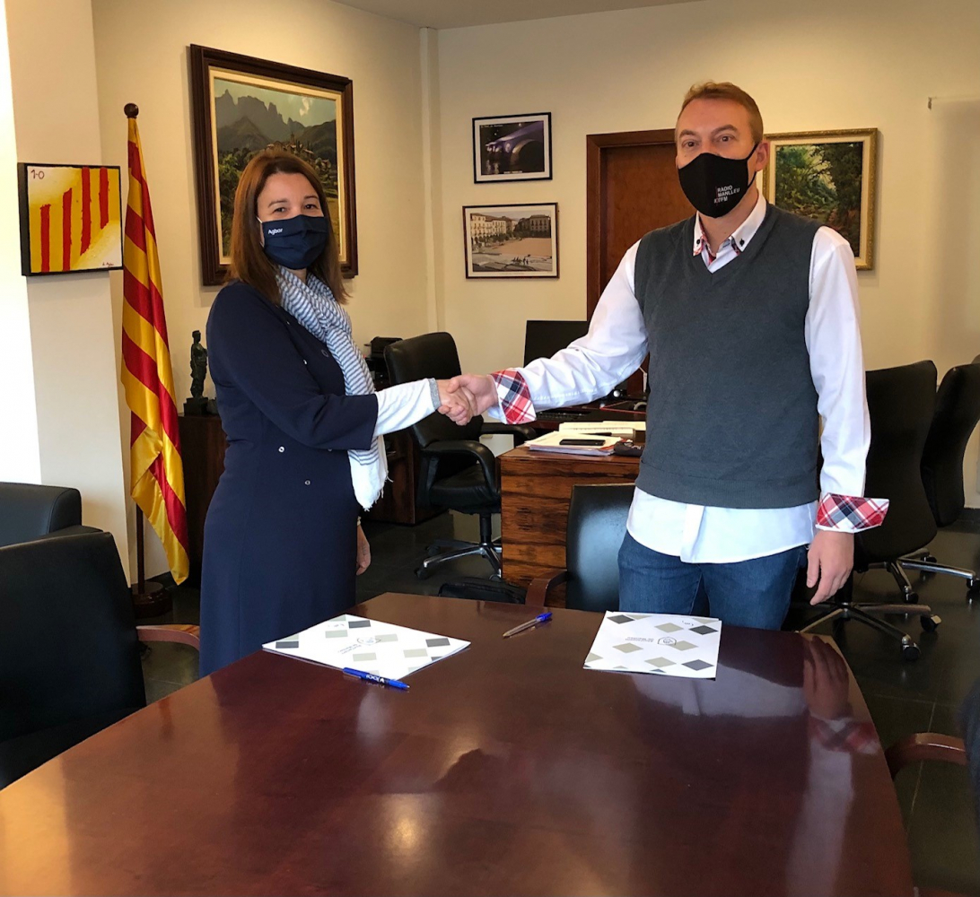 211113 signatura_conveni_agbar.jpg