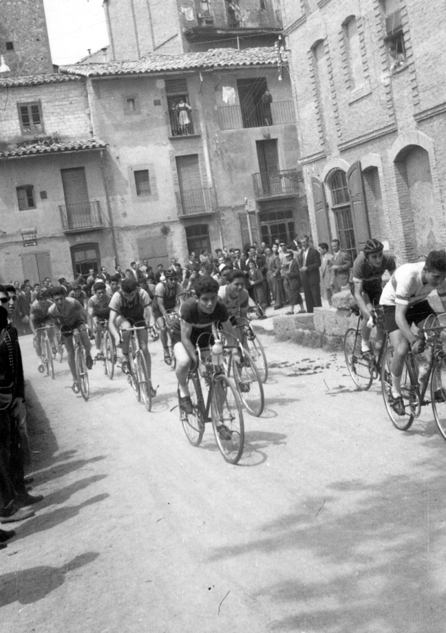 LLE69_6-38_cursa ciclista.png